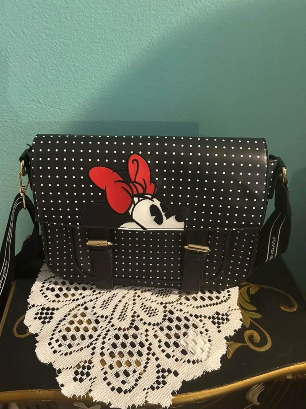Disney Black Polka Dot Minnie Satchel with Red Bow. Rare. No smoking home. - Picture 5 of 7